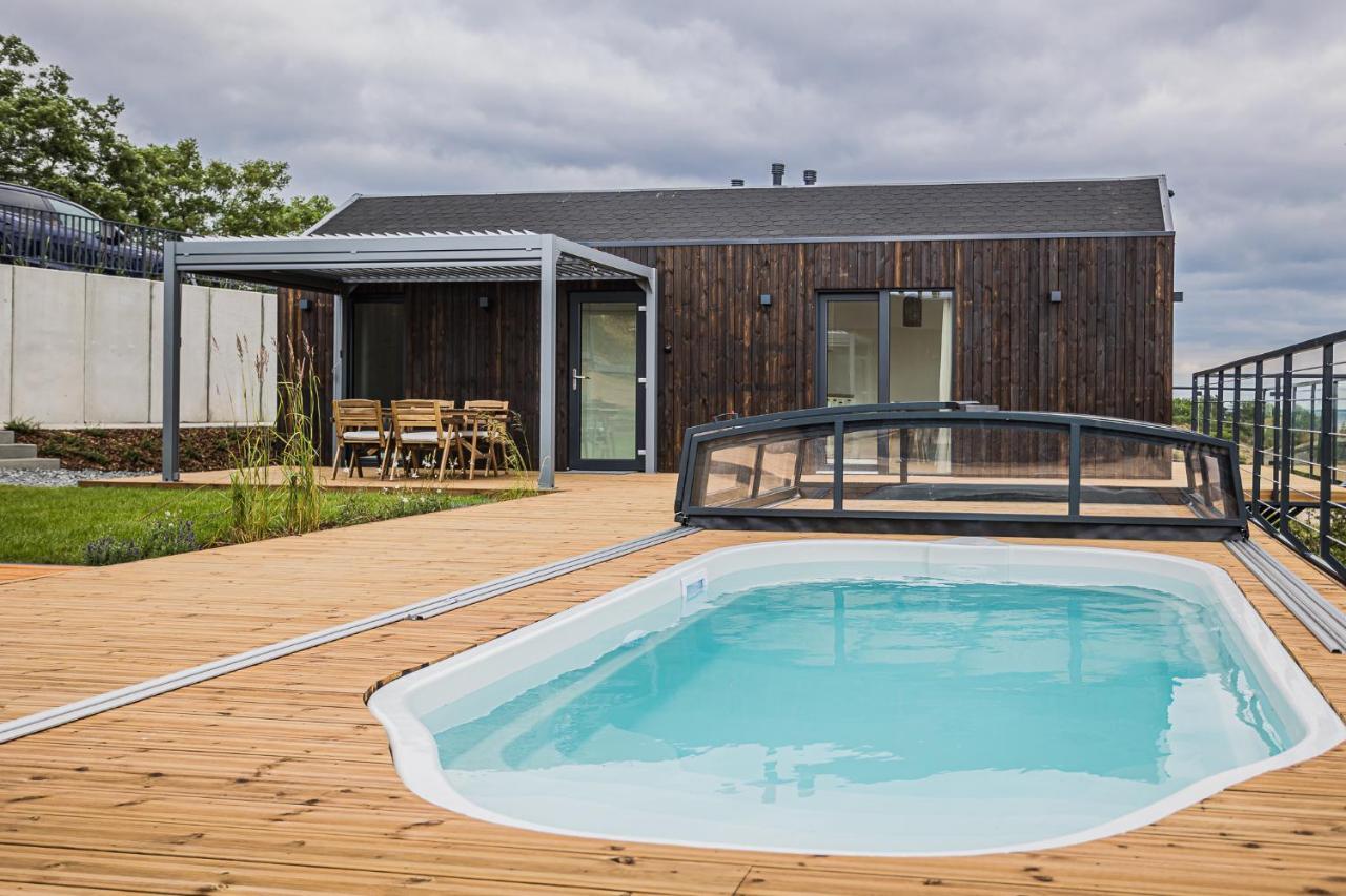 Nowe Domki Deluxe Z Widokiem Na Zatoke Z Basenem I Sauna Oslonino ภายนอก รูปภาพ