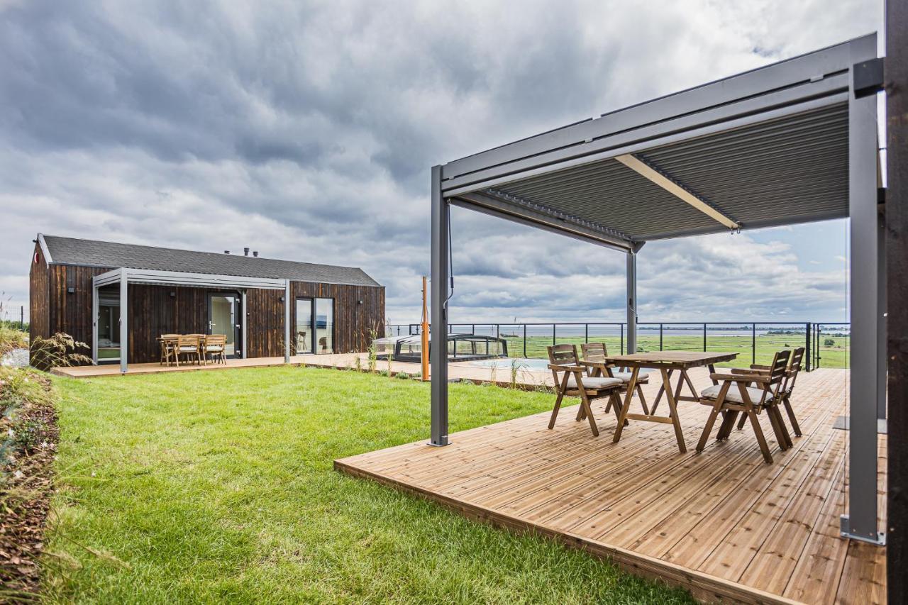 Nowe Domki Deluxe Z Widokiem Na Zatoke Z Basenem I Sauna Oslonino ภายนอก รูปภาพ