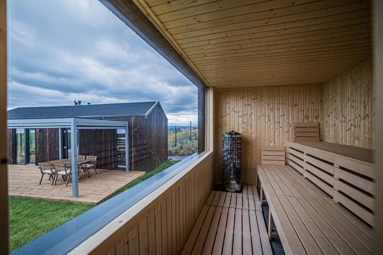Nowe Domki Deluxe Z Widokiem Na Zatoke Z Basenem I Sauna Oslonino ภายนอก รูปภาพ