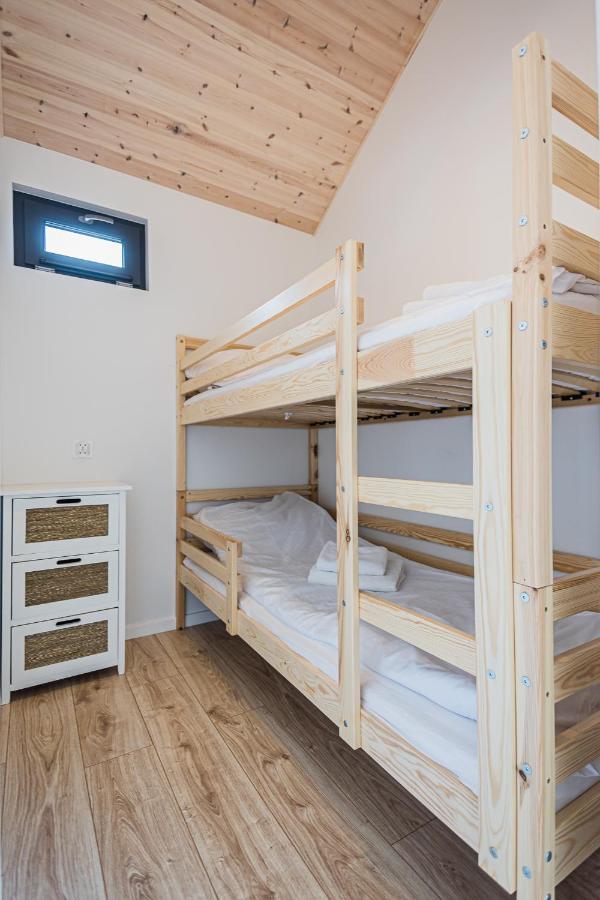 Nowe Domki Deluxe Z Widokiem Na Zatoke Z Basenem I Sauna Oslonino ภายนอก รูปภาพ