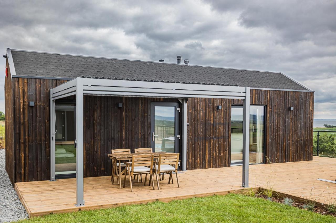 Nowe Domki Deluxe Z Widokiem Na Zatoke Z Basenem I Sauna Oslonino ภายนอก รูปภาพ