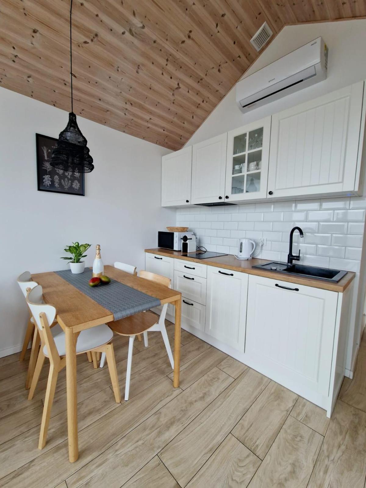 Nowe Domki Deluxe Z Widokiem Na Zatoke Z Basenem I Sauna Oslonino ภายนอก รูปภาพ