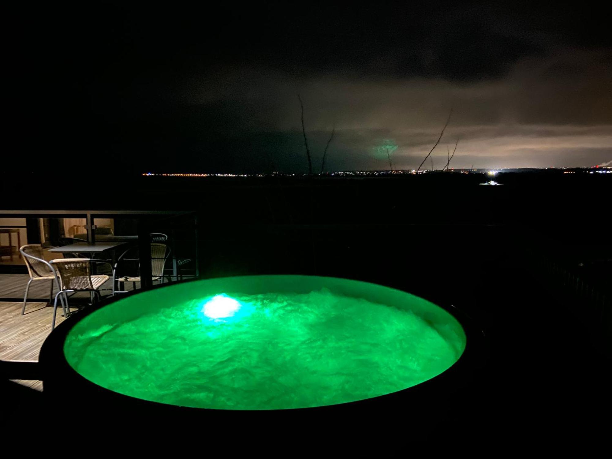 Nowe Domki Deluxe Z Widokiem Na Zatoke Z Basenem I Sauna Oslonino ภายนอก รูปภาพ