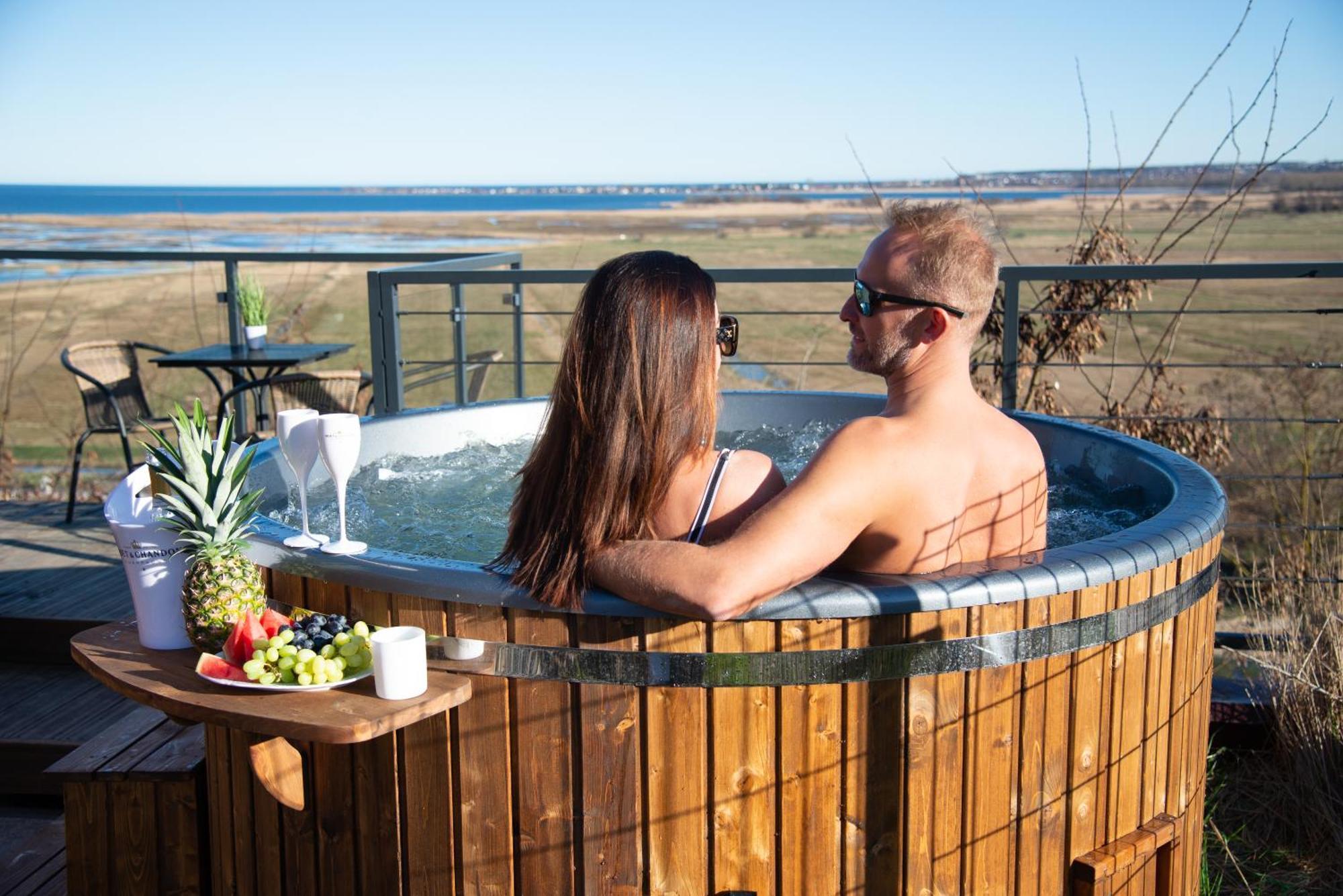 Nowe Domki Deluxe Z Widokiem Na Zatoke Z Basenem I Sauna Oslonino ภายนอก รูปภาพ