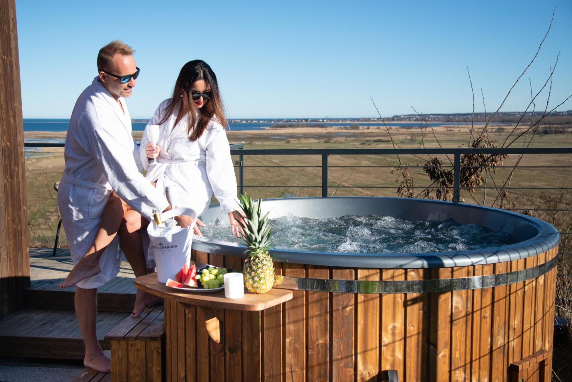Nowe Domki Deluxe Z Widokiem Na Zatoke Z Basenem I Sauna Oslonino ภายนอก รูปภาพ
